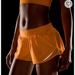 Lululemon Hotty Hot Low-Rise Lined Short